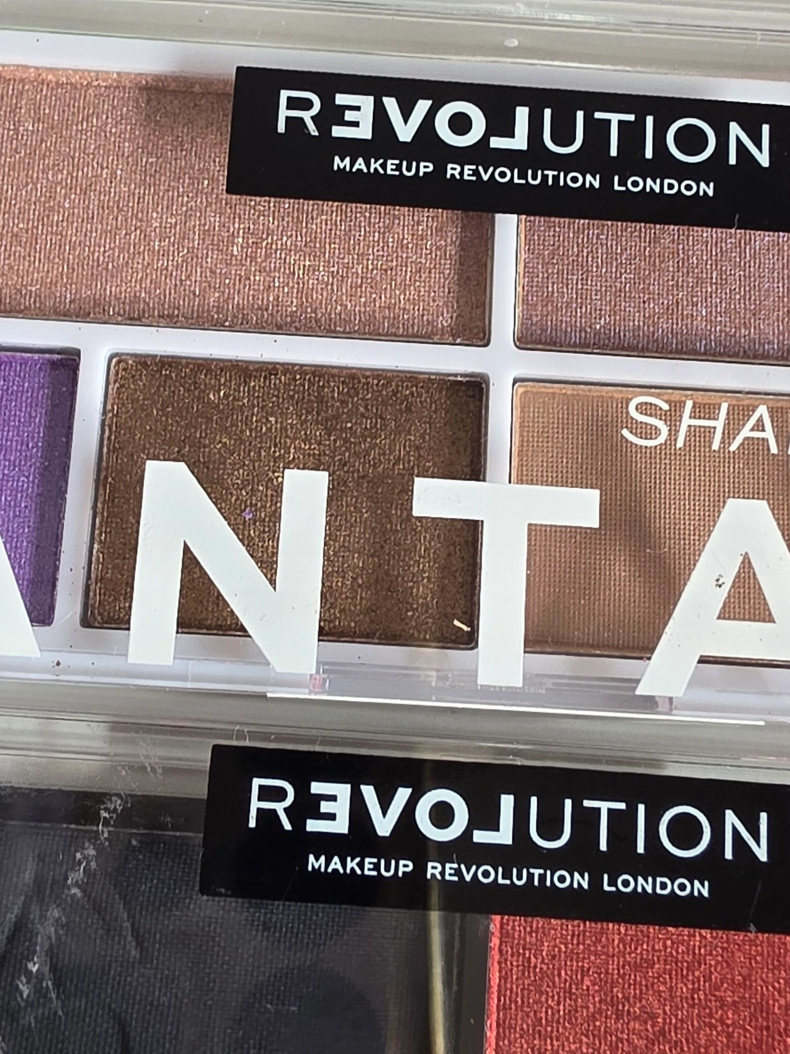 Make-up lot 2 paletten / Lip Oil / Bodyglitter | Revolution – photo 4